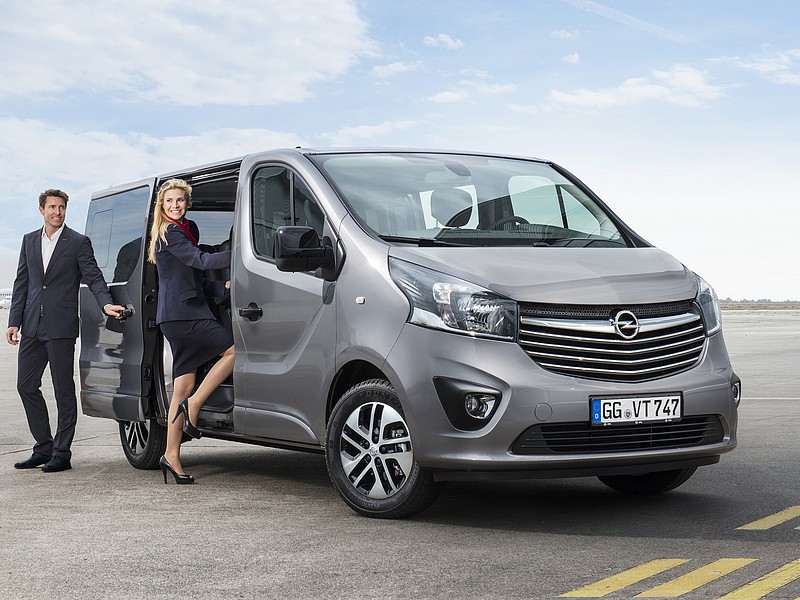 Nové velké vany Opel Vivaro Tourer a Combi+